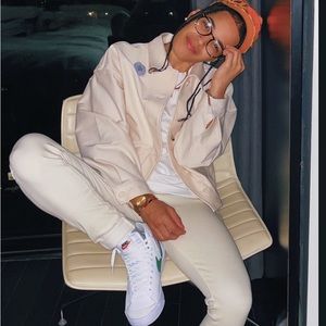 Meet your Posher, Zujei